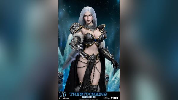 Показана крутая фигурка женской версии Короля Лича из World of Warcraft. Теперь это горячая красотка