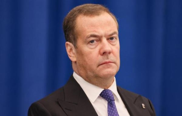 Медведев предложил альтернативную "формулу мира", предполагающую ликвидацию Украины
