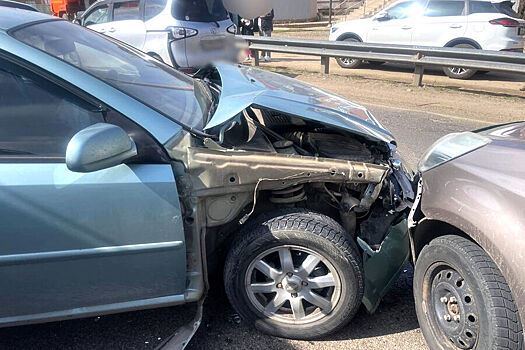 В Краснодаре произошло ДТП с пятью машинами, в результате чего пострадал ребенок