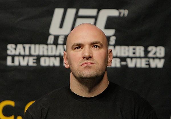 Короткие трусы бойца UFC так взбесили Дану Уайта, что он заплатил сопернику за нокаут. История одного спора