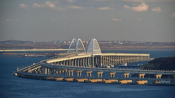 Движение по Крымскому мосту возобновили