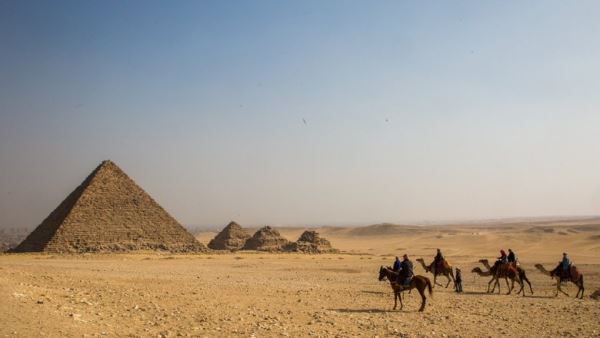 Археологи в ходе раскопок в Египте нашли верхнюю часть статуи фараона Рамзеса II