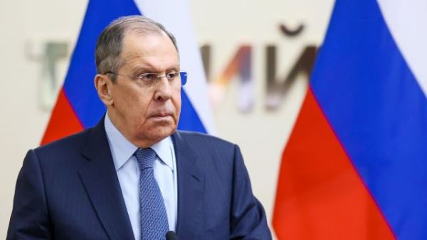 Лавров заявил, что Запад фактически уже ведет войну против России