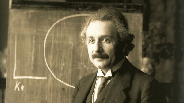 Что скрывает биография Эйнштейна